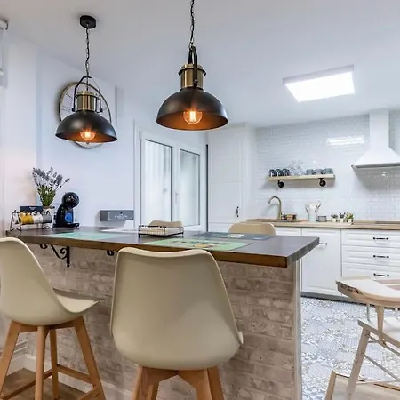 Old Town At Your Feet! Terrace And Private Parking *