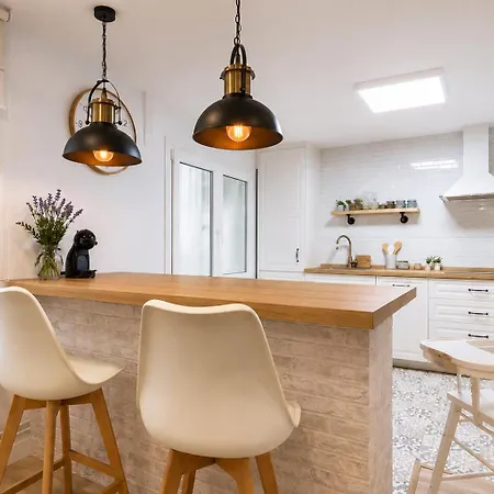 Luxury Old Town - Terrace And Private Parking Appartement